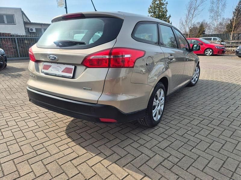 Gebraucht Ford Focus Business Edition 125 PS (91 kW) 2016 Silber Limousine