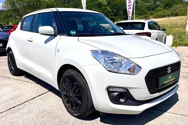 Gebraucht Suzuki Swift Comfort 90 PS (66 kW) 2019 Weiß Kleinwagen