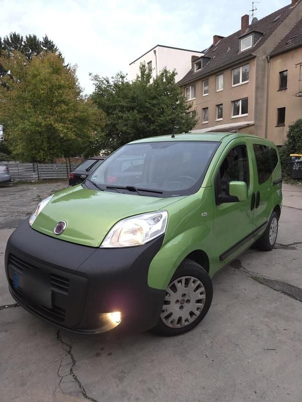 Grün Gebraucht 2010 Fiat Fiorino Trekking Van / Kleinbus | 2.000 € (Fairer Preis) - Bild 1/4