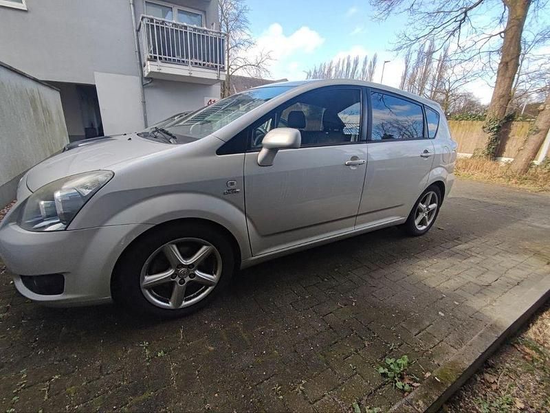 Silber Gebraucht 2008 Toyota Corolla Verso Sol Van / Kleinbus | 3.800 € (Teuer) - Bild 1/4
