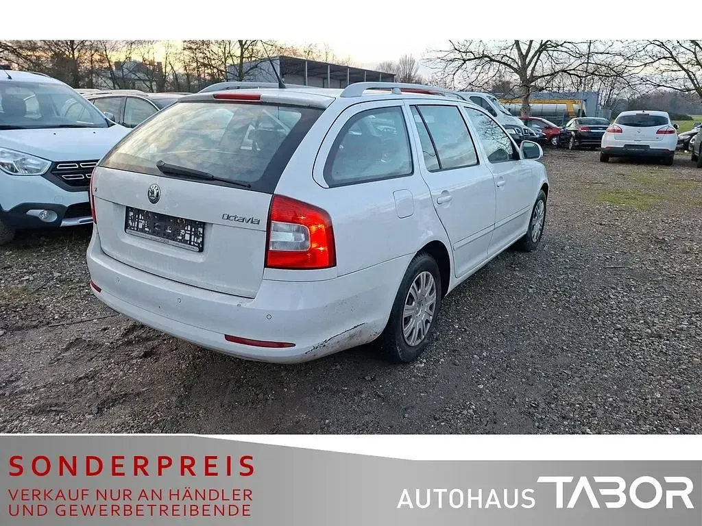 Gebraucht Skoda Octavia Ambiente 122 PS (89 kW) 2009 Weiß Kombi