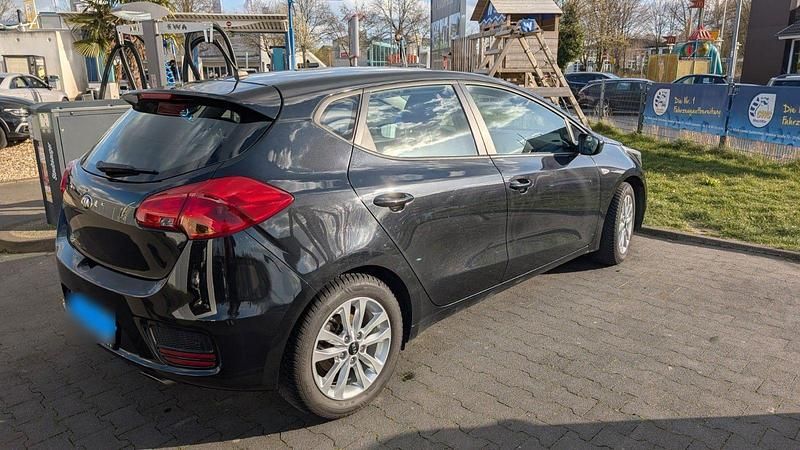 Gebraucht Kia Ceed Edition 7 101 PS (74 kW) 2016 Schwarz Kleinwagen
