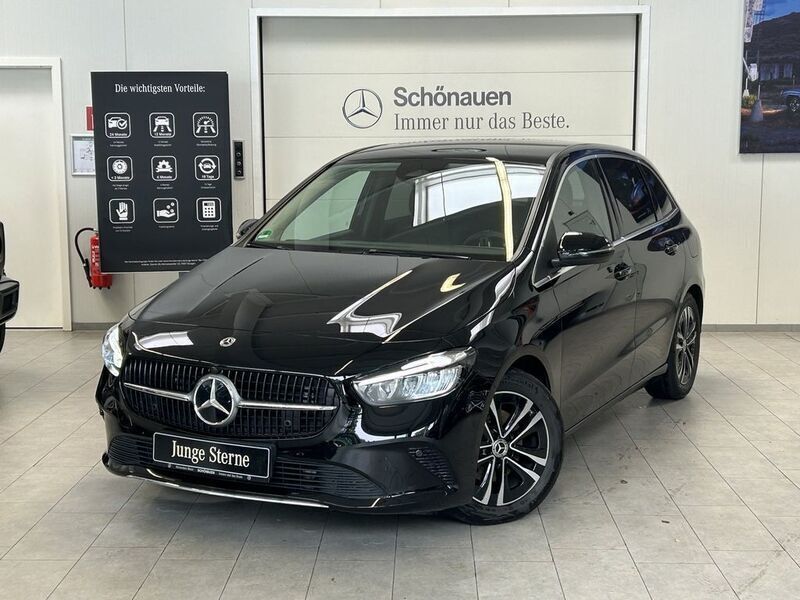 Andere farbe Gebraucht 2023 Mercedes B200 Progressive Van / Kleinbus | 31.980 € (Teuer) - Bild 1/4