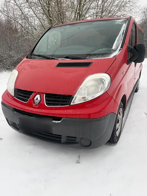 Gebraucht Renault Trafic 90 PS (66 kW) 2010 Rot Van / Kleinbus