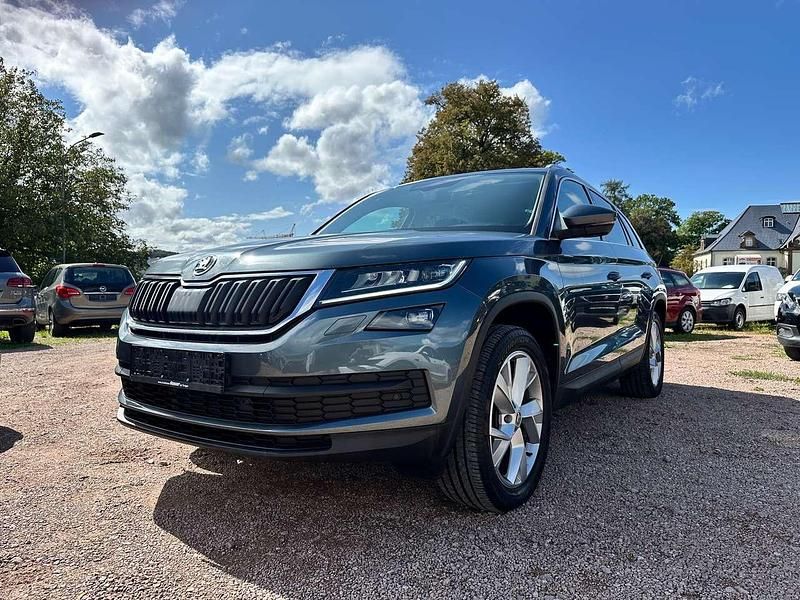 Grau Gebraucht 2019 Skoda Kodiaq Style SUV | 24.950 € (Fairer Preis) - Bild 1/4