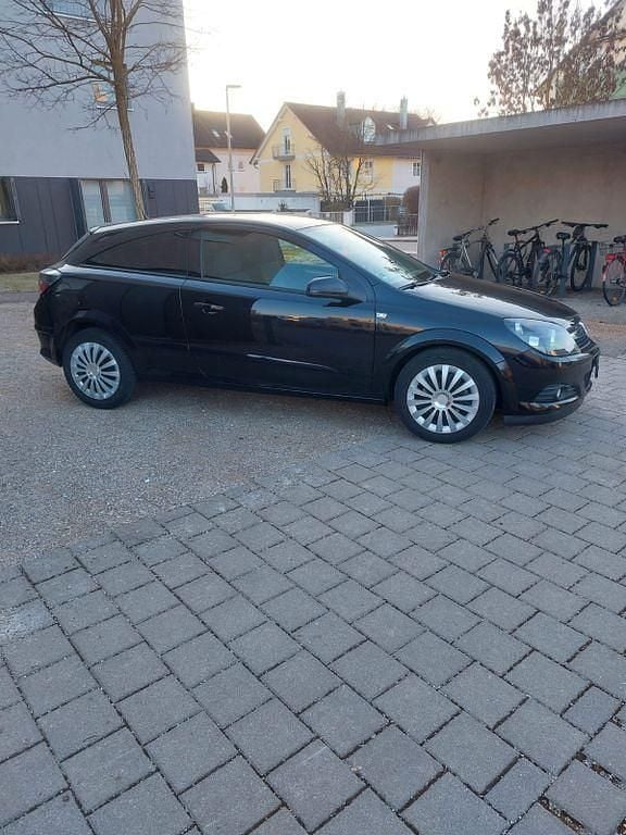 Gebraucht Opel Astra Edition 116 PS (85 kW) 2008 Schwarz Coupé