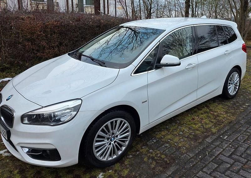 Gebraucht BMW 220 Gran Tourer Luxury Line 190 PS (139 kW) 2016 Weiß Van / Kleinbus