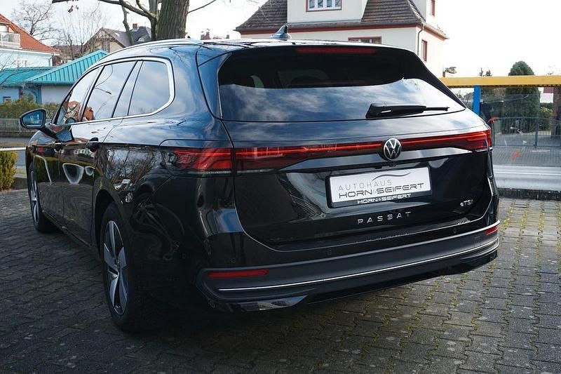 Gebraucht VW Passat Business 150 PS (110 kW) 2025 Schwarz Kombi