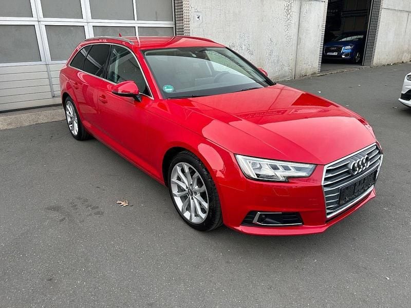 Gebraucht Audi A4 Ambiente 190 PS (139 kW) 2017 Rot Kombi