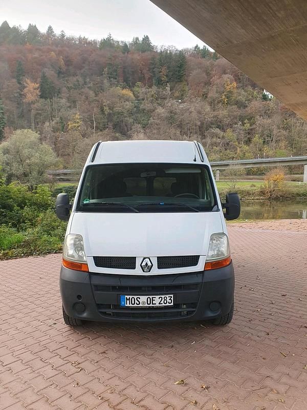 Weiß Gebraucht 2004 Renault Master Van / Kleinbus | 5.499 € (Fairer Preis) - Bild 1/4