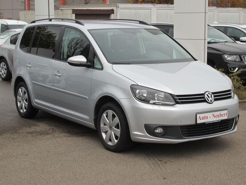 Silber Gebraucht 2012 VW Touran Comfortline Van / Kleinbus | 10.750 € (Etwas zu teuer) - Bild 1/4
