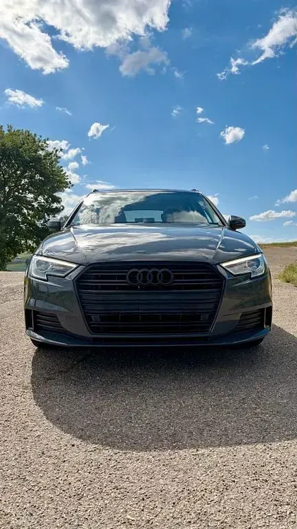 Gebraucht Audi A3 Sport 116 PS (85 kW) 2018 Grau Limousine