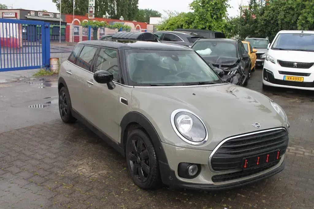 Gebraucht Mini Cooper D Clubman 150 PS (110 kW) 2019 Grau Kombi