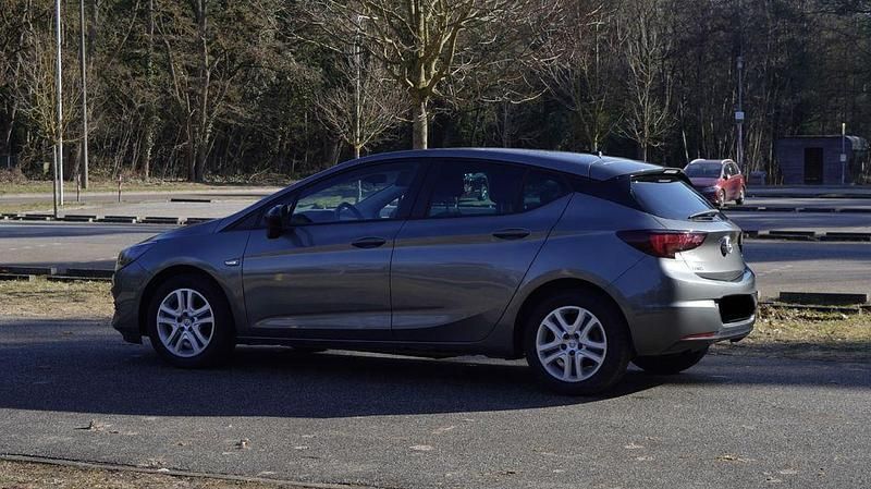 Gebraucht Opel Astra 110 PS (80 kW) 2021 Grau Kleinwagen