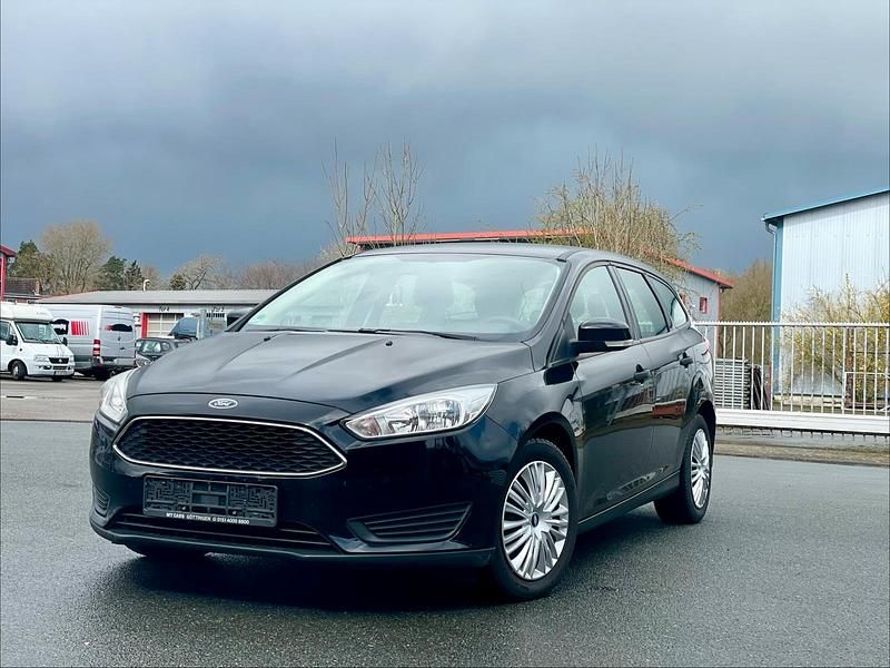 Gebraucht Ford Focus 101 PS (74 kW) 2016 Schwarz Kombi