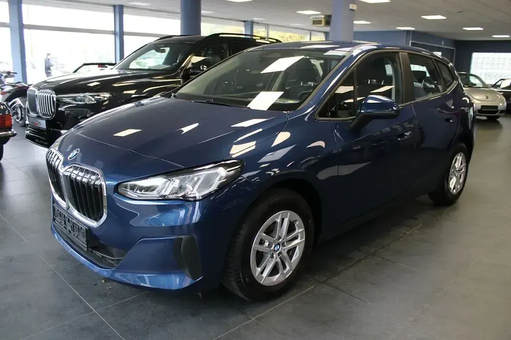 Gebraucht BMW 218 Active Tourer 150 PS (110 kW) 2022 Phytonicblau metallic Van / Kleinbus