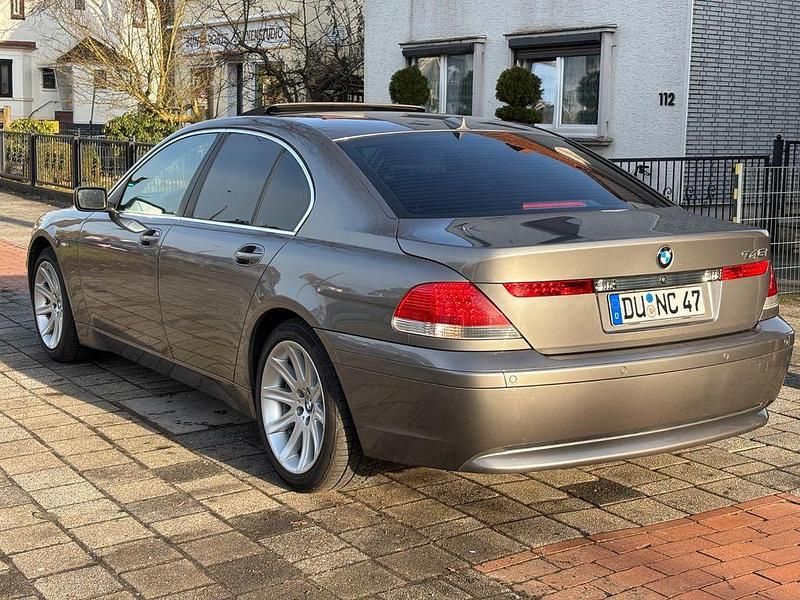 Gebraucht BMW 745 333 PS (244 kW) 2002 Grau Limousine