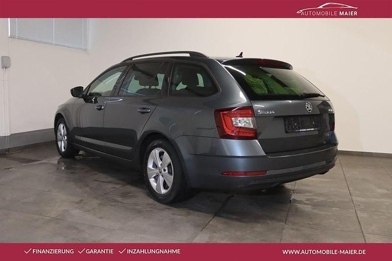 Gebraucht Skoda Octavia G-TEC Tour 131 PS (96 kW) 2020 Grau Limousine