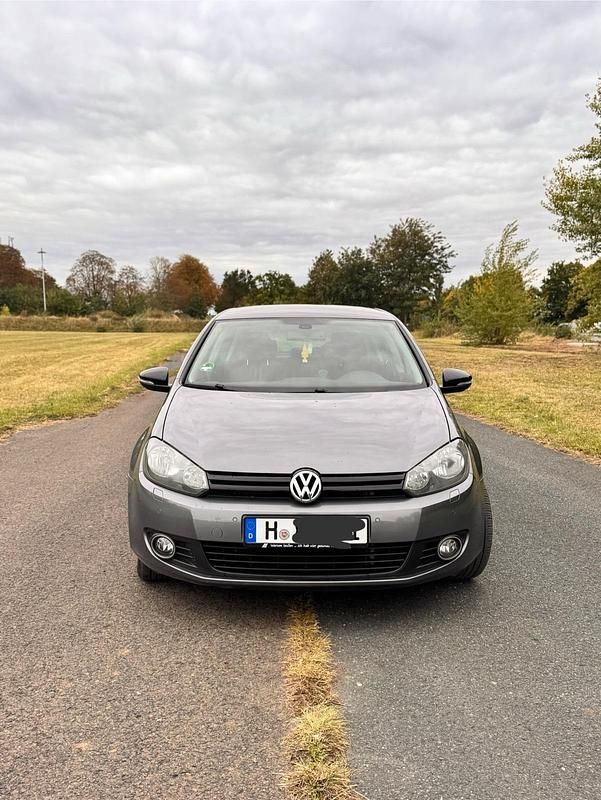 Grau Gebraucht 2013 VW Golf VI Limousine | 5.500 € (Fairer Preis) - Bild 1/4