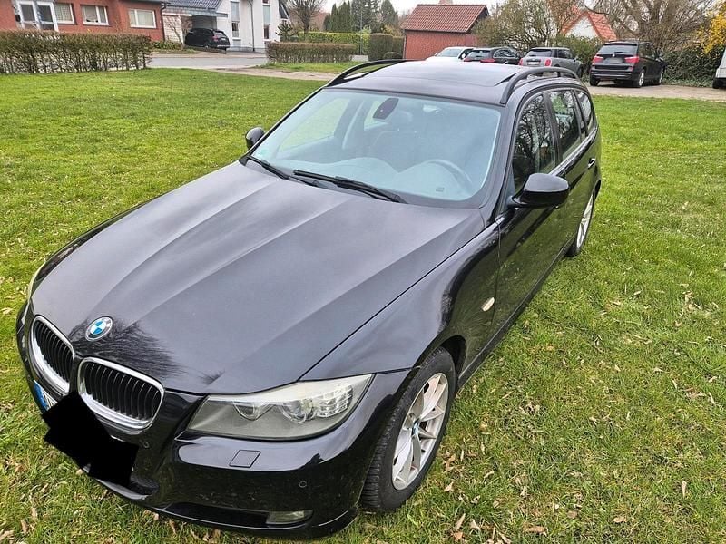 Gebraucht BMW 320 177 PS (130 kW) 2010 Schwarz Kombi