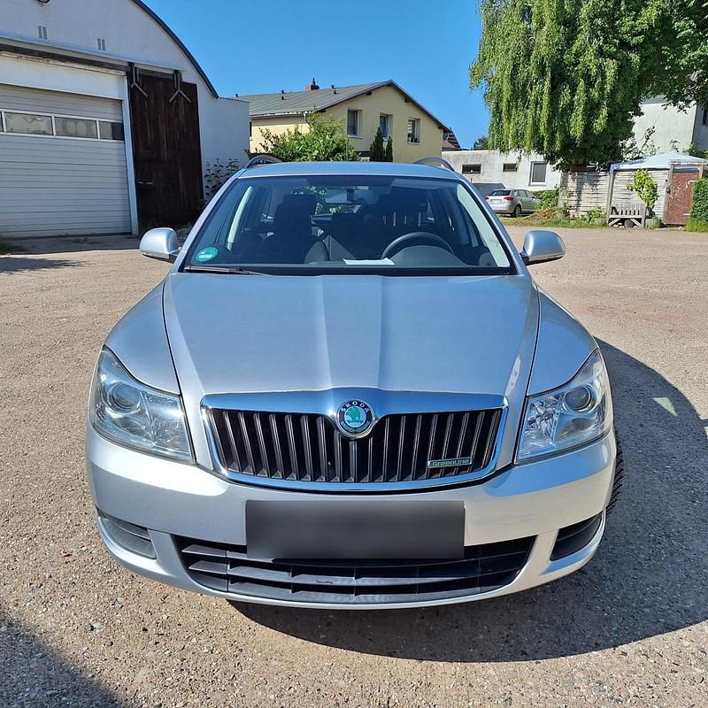 Gebraucht Skoda Octavia 105 PS (77 kW) 2011 Silber Kombi