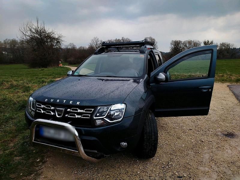 Gebraucht Dacia Duster 115 PS (84 kW) 2017 Grau SUV