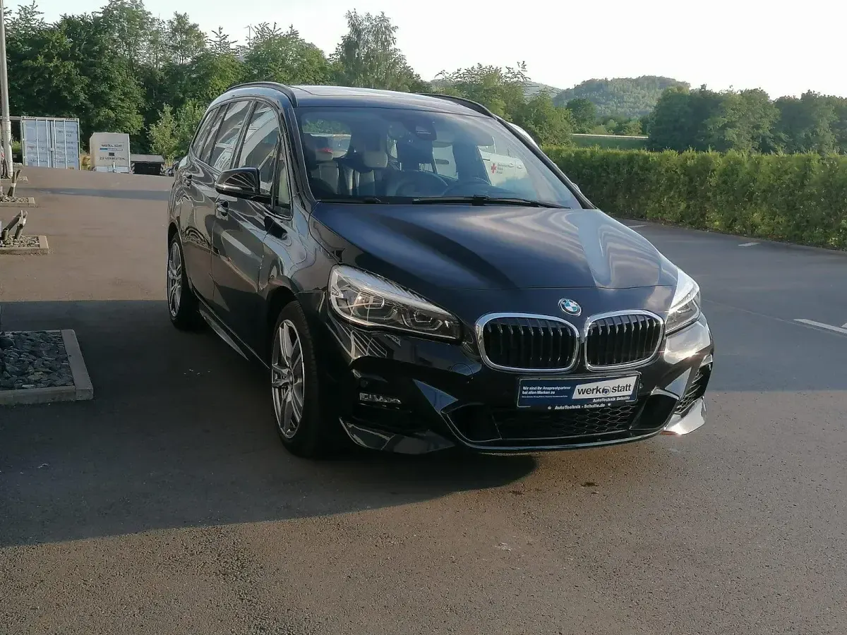 Gebraucht BMW 220 M Sport 190 PS (139 kW) 2021 Black sapphire metallic SUV