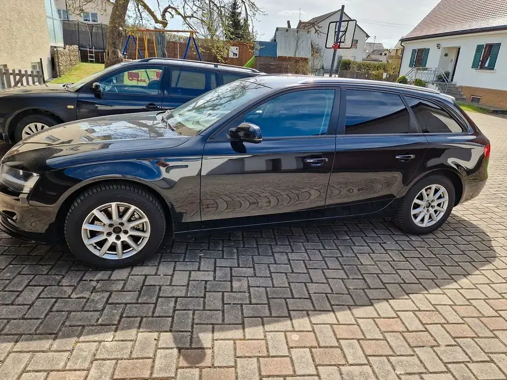 Second-hand Audi A4 Attraction 177 CP (130 kW) 2013 Negru Break