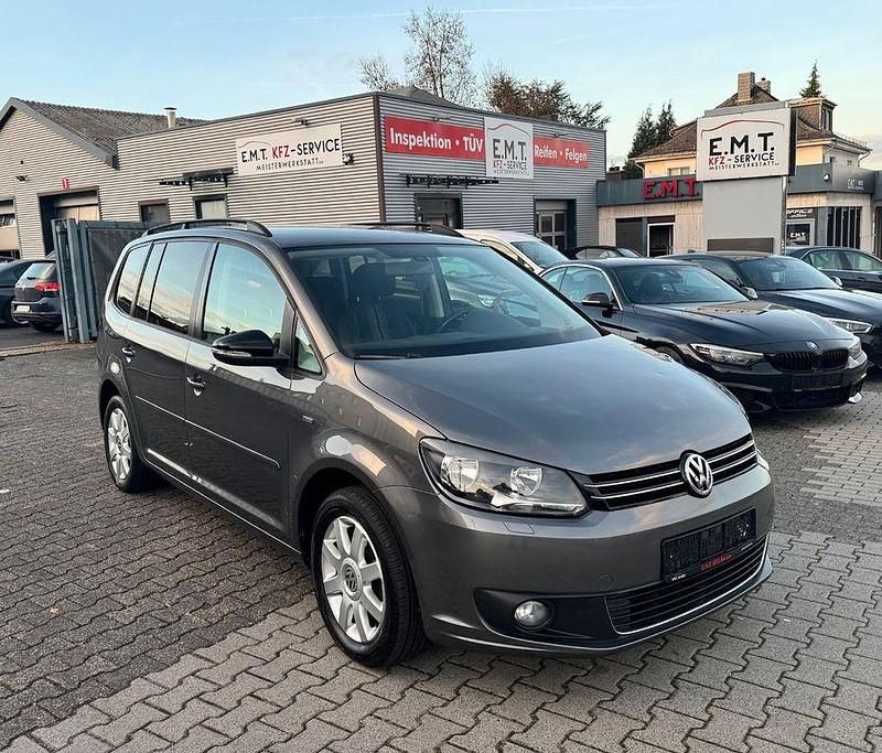 Grau Gebraucht 2013 VW Touran Match Van / Kleinbus | 8.490 € (Fairer Preis) - Bild 1/4