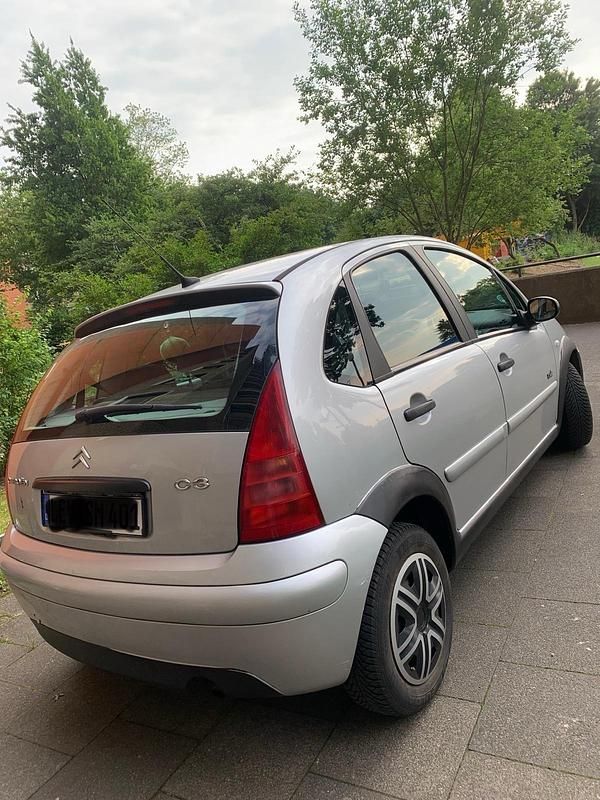 Silber Gebraucht 2000 Citroën C3 Kleinwagen | 1.550 € - Bild 1/4