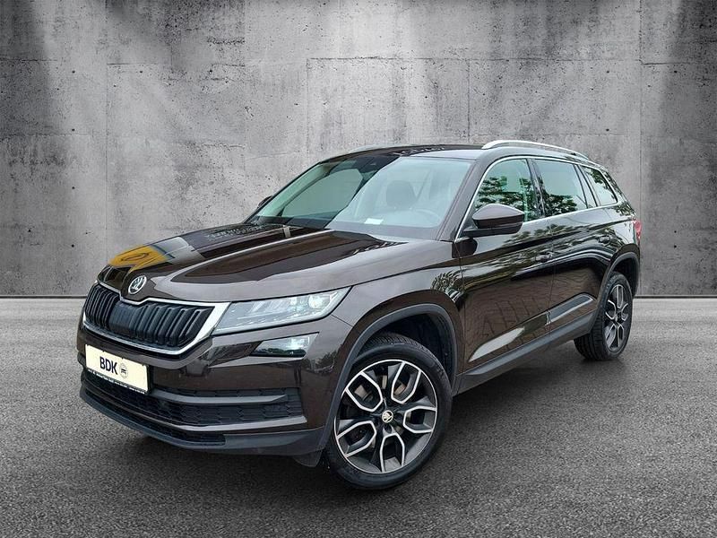 Premium "magnetic braun" Gebraucht 2019 Skoda Kodiaq Style SUV | 21.950 € (Guter Preis) - Bild 1/4