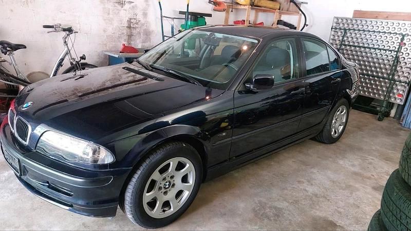 Blau Gebraucht 2000 BMW 318 Kleinwagen | 5.000 € - Bild 1/4