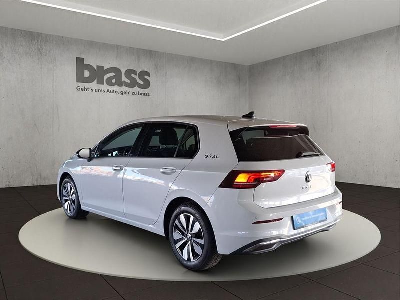 Gebraucht VW Golf VIII Goal 150 PS (110 kW) 2025 Oryxweiß perlmutteffekt Limousine