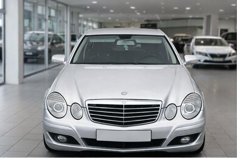 Gebraucht Mercedes E200 184 PS (135 kW) 2008 Silber Limousine