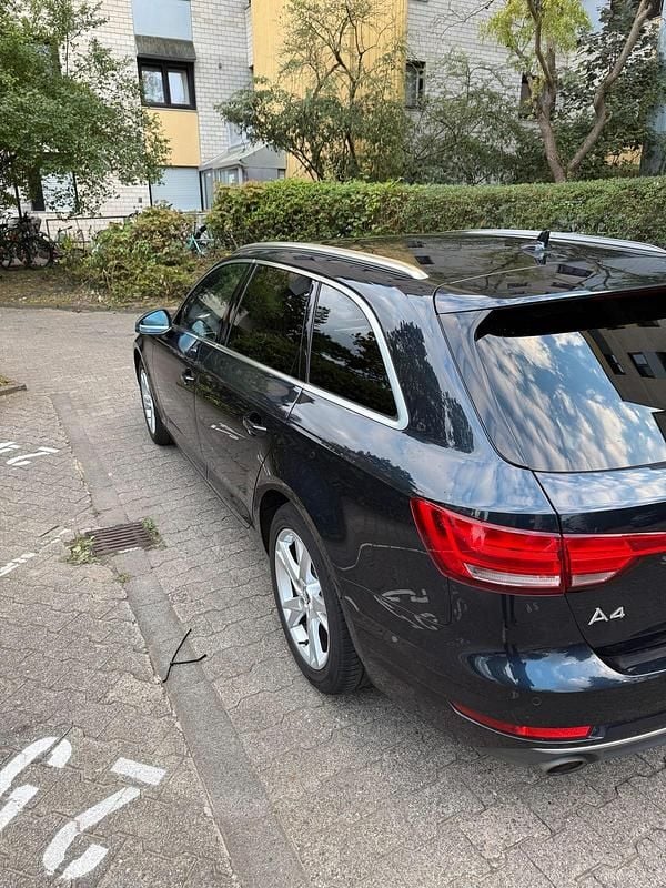 Gebraucht Audi A4 190 PS (139 kW) 2017 Blau Kombi