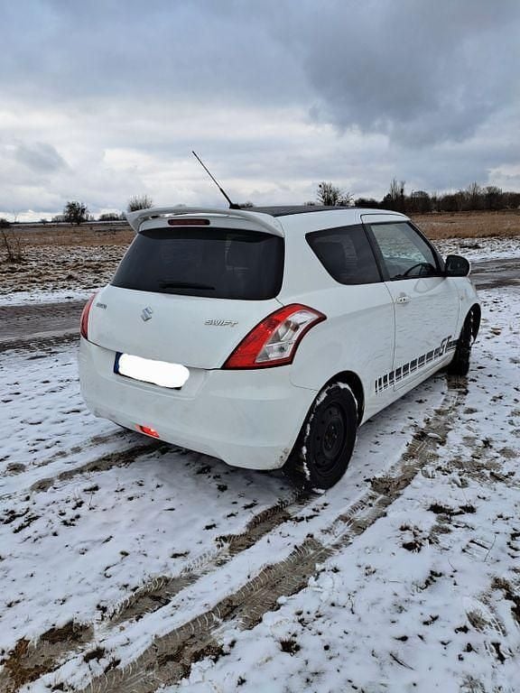 Gebraucht Suzuki Swift 94 PS (69 kW) 2013 Weiß Kleinwagen