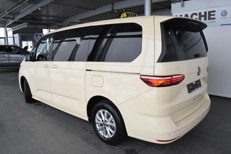 Neu VW Multivan Life 150 PS (110 kW) 2026 Gelb Van