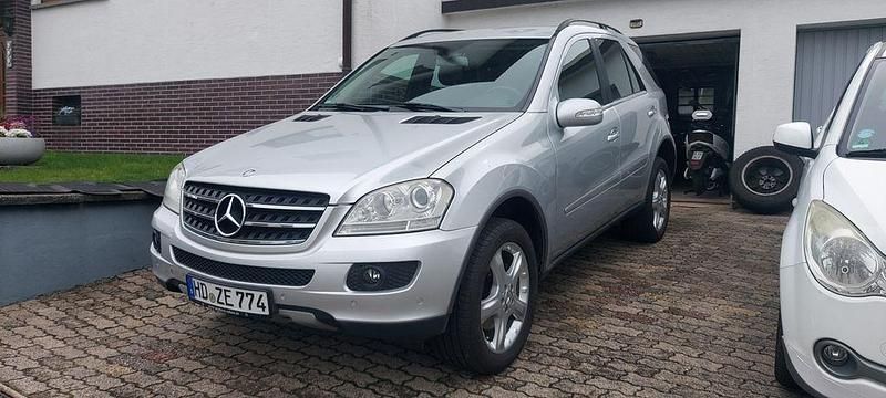 Gebraucht Mercedes ML280 190 PS (139 kW) 2006 Silber SUV