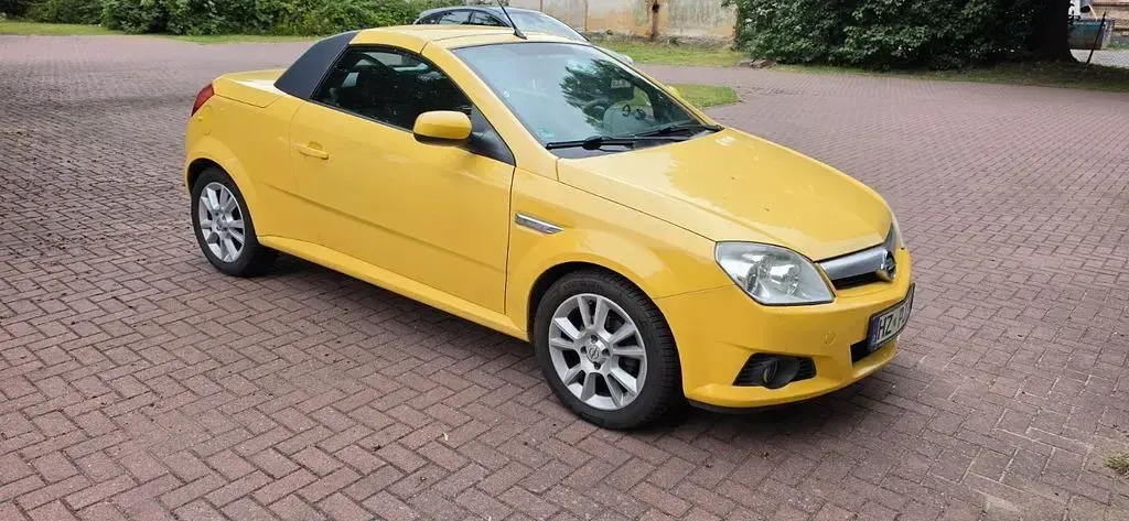 Gebraucht Opel Tigra 90 PS (66 kW) 2006 Gelb Cabrio