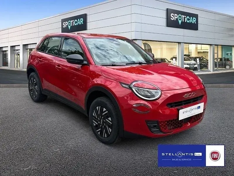 Neu Fiat 600 Business 101 PS (74 kW) 2026 Rot SUV