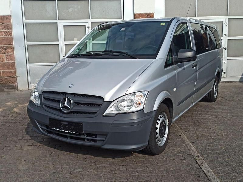 Silber Gebraucht 2013 Mercedes Vito Van / Kleinbus | 13.590 € - Bild 1/4