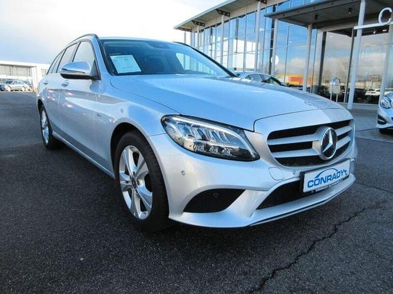 Gebraucht Mercedes C220 Classic 194 PS (142 kW) 2020 Silber Limousine