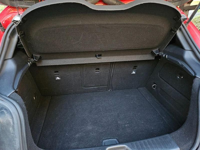 Gebraucht Mercedes A200 136 PS (100 kW) 2016 Rot Limousine