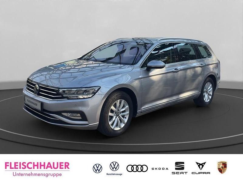 Silber Gebraucht 2021 VW Passat Business Kombi | 25.570 € (Guter Preis) - Bild 1/4
