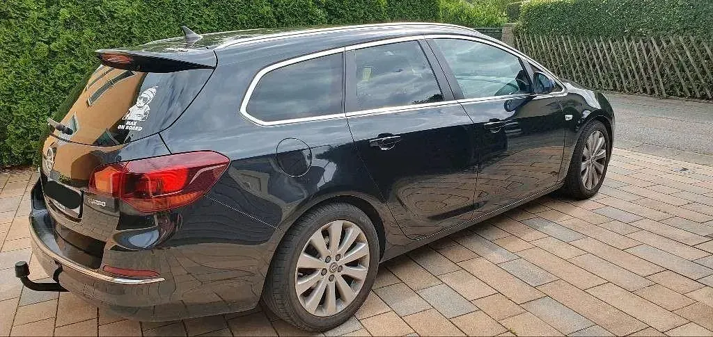 Gebraucht Opel Astra Exklusiv 140 PS (102 kW) 2014 Schwarz Kombi