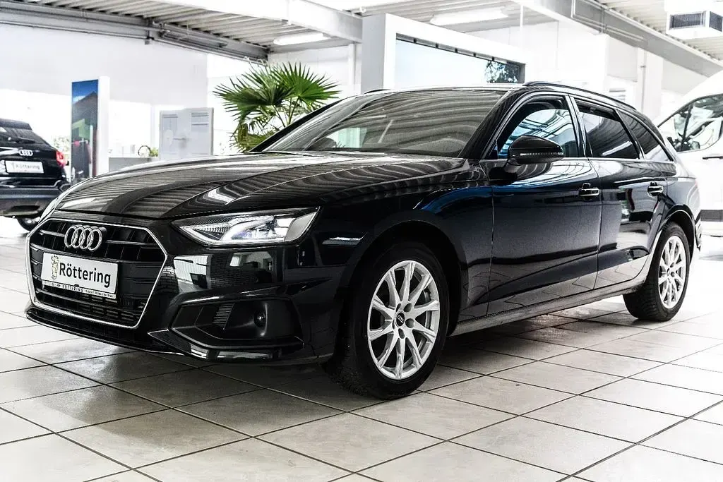 Gebraucht Audi A4 Advanced 150 PS (110 kW) 2022 Schwarz Kombi