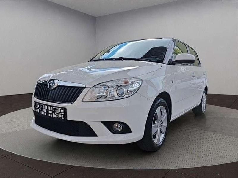 Weiß Gebraucht 2014 Skoda Fabia Best of Kleinwagen | 5.600 € (Guter Preis) - Bild 1/4