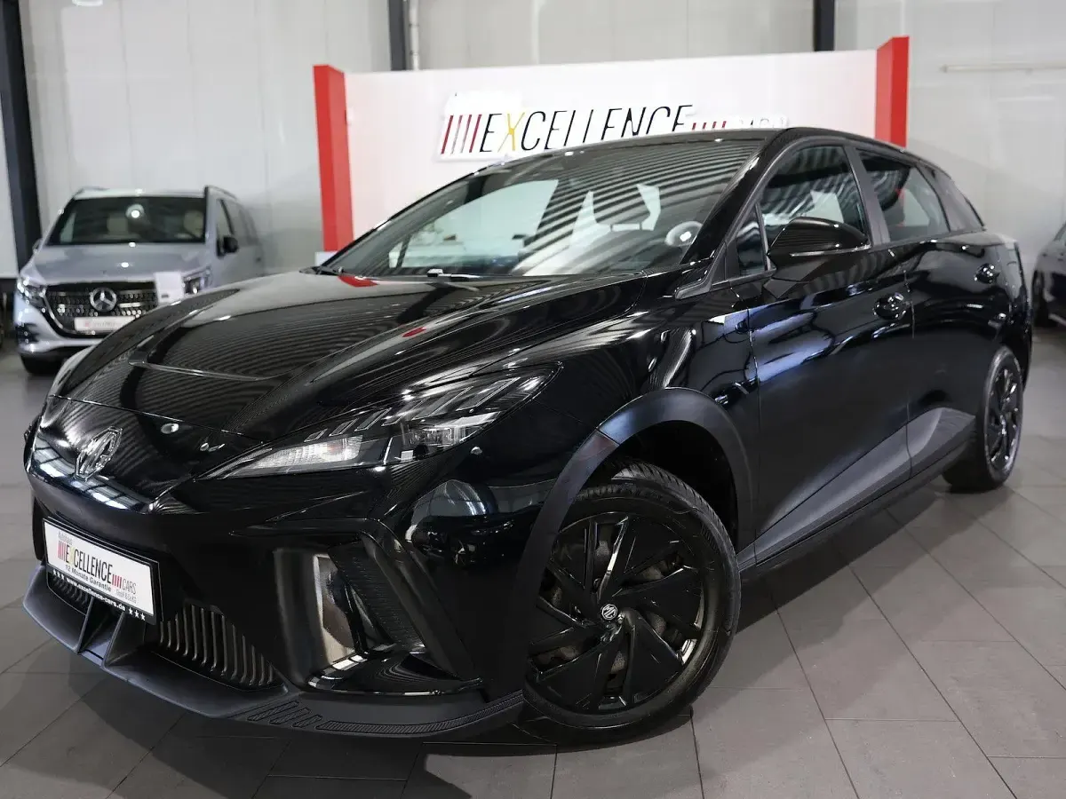 Używany MG MG4 EV 125 kW (170 KM) 2022 Czarny Hatchback