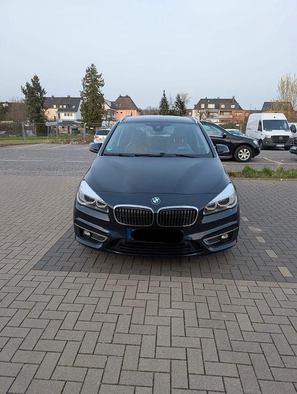 Gebraucht BMW 218 Active Tourer Luxury Line 150 PS (110 kW) 2014 Blau Van / Kleinbus