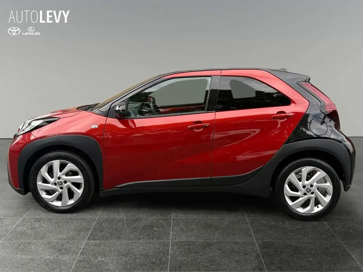 Gebraucht Toyota Aygo Pulse 72 PS (52 kW) 2022 Schwarz Kleinwagen